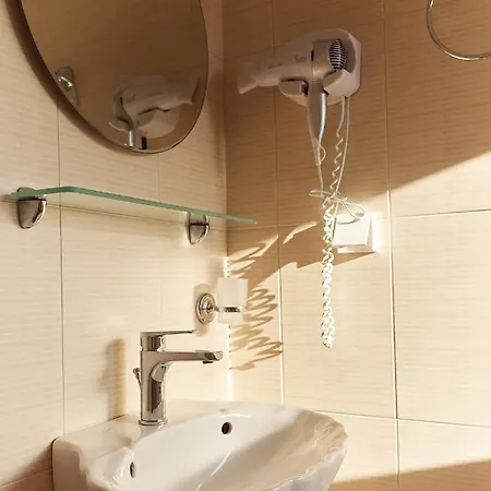 Alexis Aparthotel *
